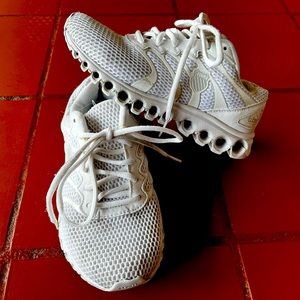 Kswiss kids tennis shoes